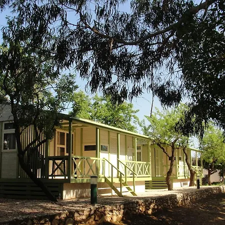 Kamp alanı Parque De Campismo De Armação de Pêra